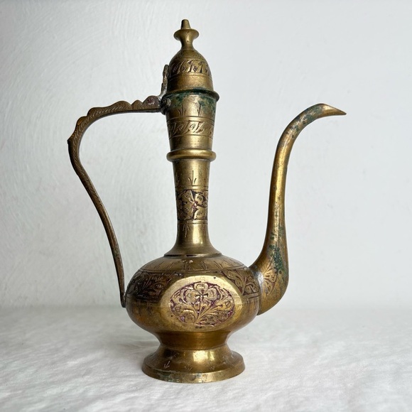 Vintage Solid Brass Teapot Genie Lamp Pitcher Made in India Ornate Etched Floral - Picture 12 of 15